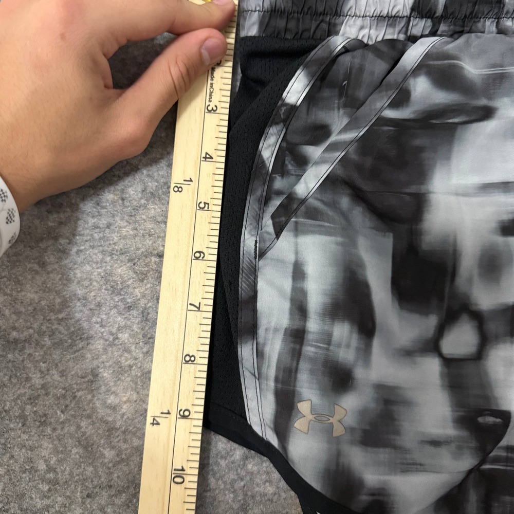 Under Armour Womens HeatGear Running Shorts Medium Black Grey Abstract - Picture 6 of 8